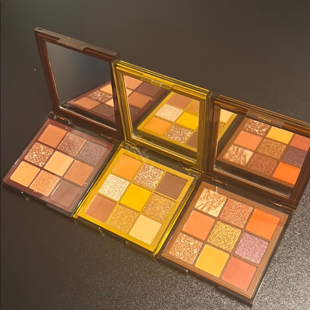 Beauty Eyeshadow Palette - Vibrant Orange and Gold Shades